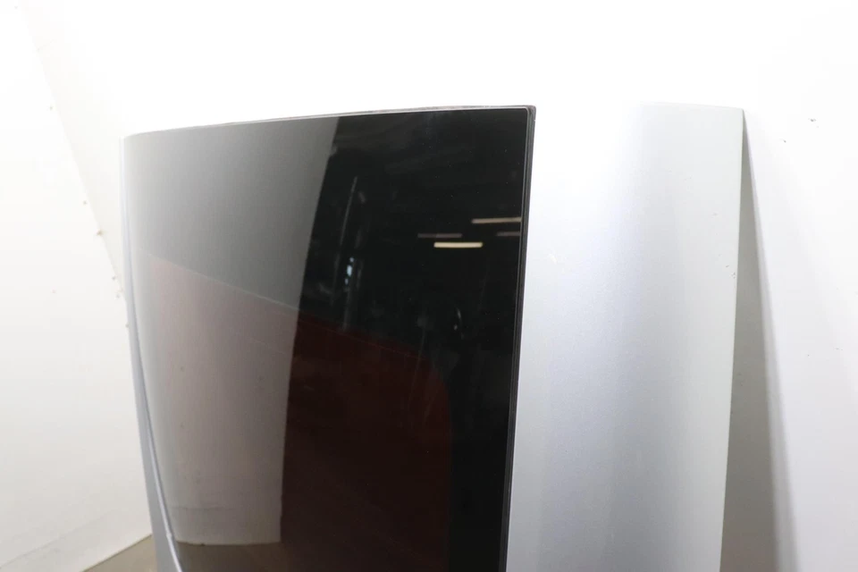 Panel de cubierta de puerta levadiza trasera Nissan 370Z 2009-2020 OEM plateado_K23 Foto 3 de 4