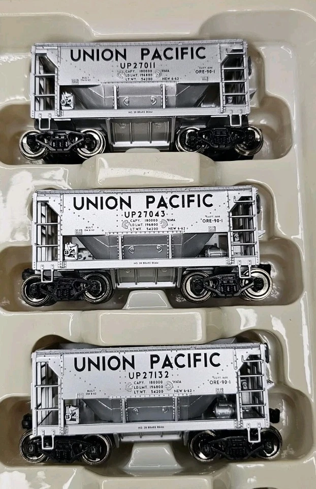 932-4473 Walthers Gold Line Union Pacific Ore Cars 12-Pack - Image 3 of 4