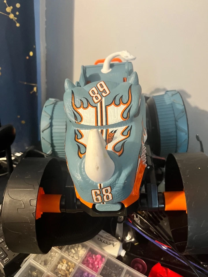 Booster transformador Hot Wheels Monster Trucks Rhinomite RC con Race Ace 1 12 Foto 3 de 4