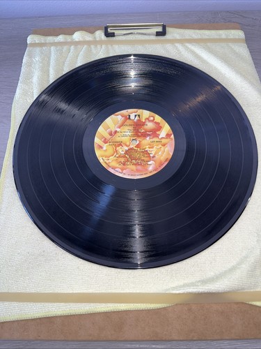 Golden Greats Of The Ventures Gatefold Album 33 RPM Vinyl LST-8053 - Picture 7 of 7