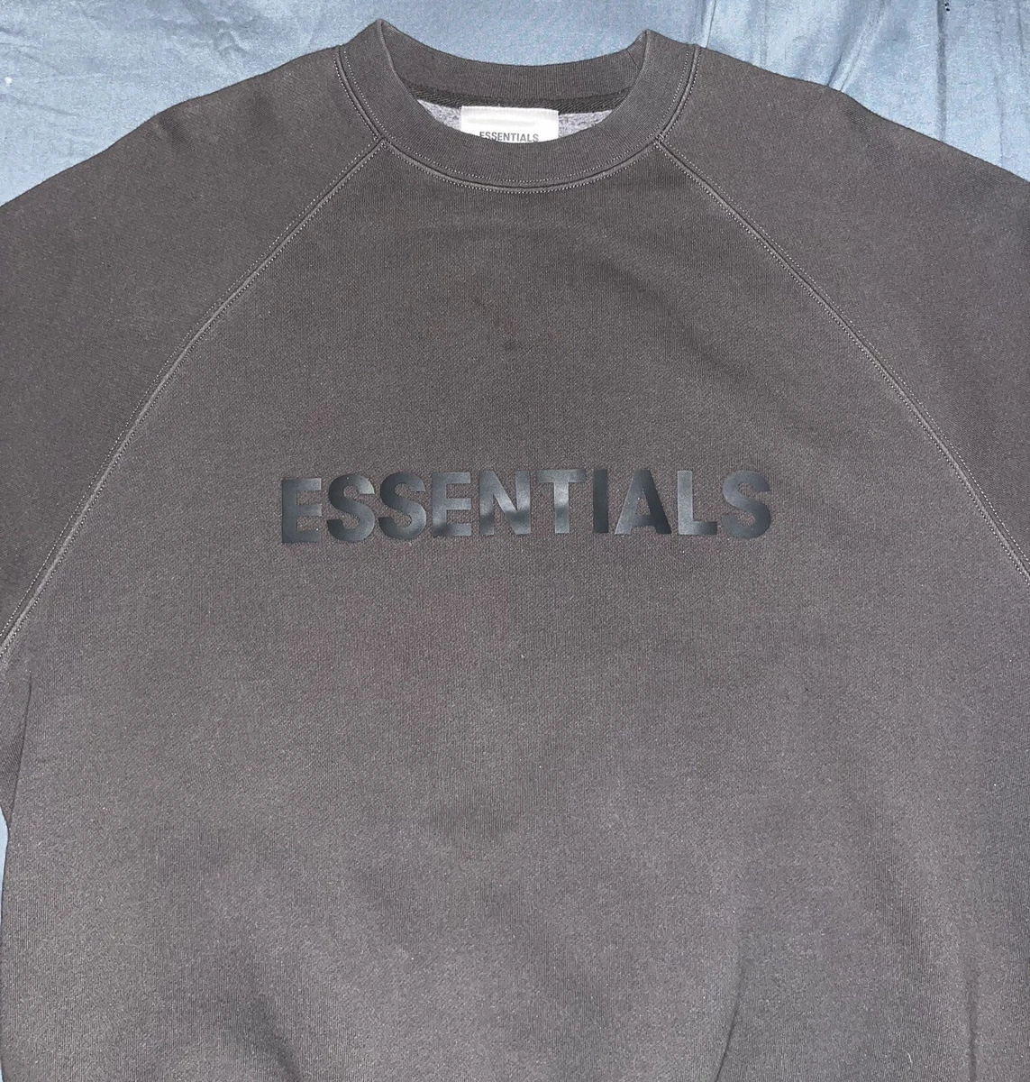 Fear of god essentials online 3d silicon applique crewneck