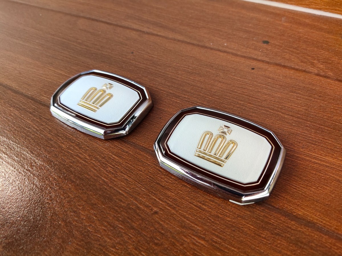 TOYOTA CROWN S140 SIDE ROOF PILLAR EMBLEM LOGO BADGE 1991