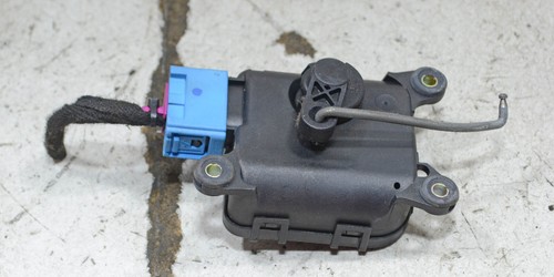 AUDI A6 4B Avant Bj 2003 Stellmotor Heizung 4B1820511M #136477-G629