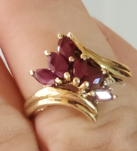 10k Yellow Gold, Ruby & Accent Ring (3.2g). Signed CID. Size 5.75. (OGJ2187)