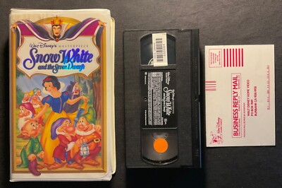 Disney's Snow White Masterpiece Edition VHS in White Clamshell - Excellent !!