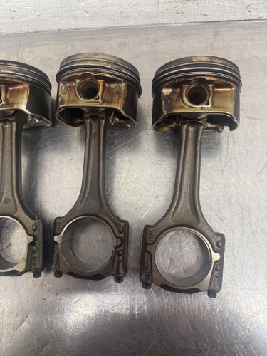 Vw Audi 2.0TFSI CDL Genuine Piston And Connecting Rod Set 06DF X4 - Picture 3 of 14