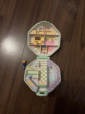 Polly Pocket Schule 1990 mit 1 Figur