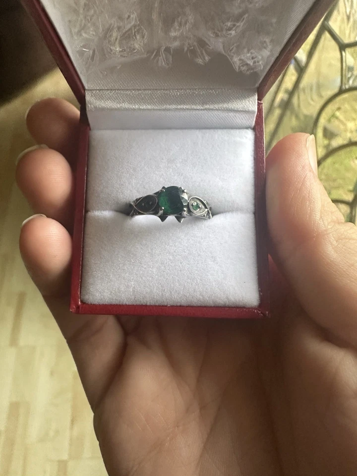 14k Black Gold Emerald Engagement Ring Celtic Used size 6 - Image 2 of 4