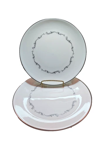 4 Royal Doulton Coronet H4947 Dinner Plates Made in England