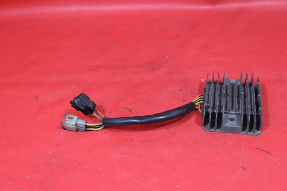 2005 DUCATI MONSTER 620 OEM RECTIFIER VOLTAGE REGULATOR - Image 3 of 4