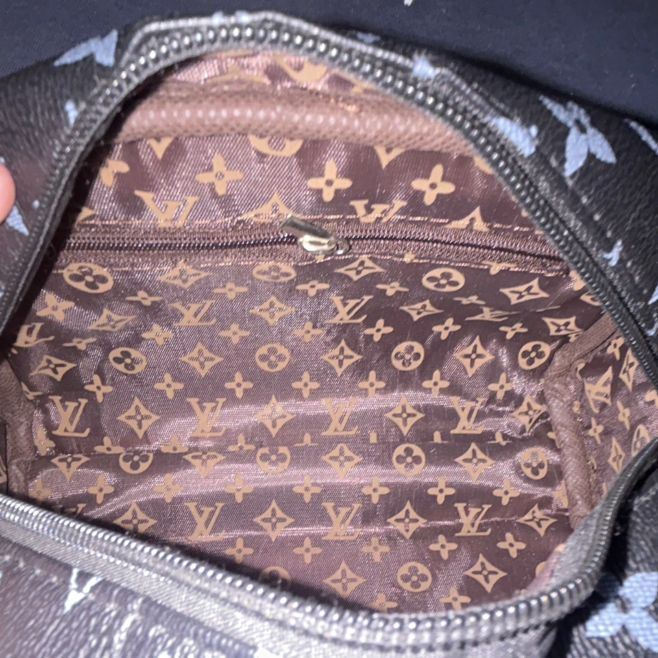 Louis Vuitton Trousse/ sacoche - Photo 2/2