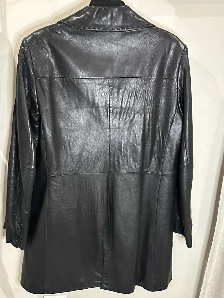 Abrigo Anne Klein 2 de cuero genuino de piel de cordero negro para mujer talla mediana longitud media” Foto 2 de 4