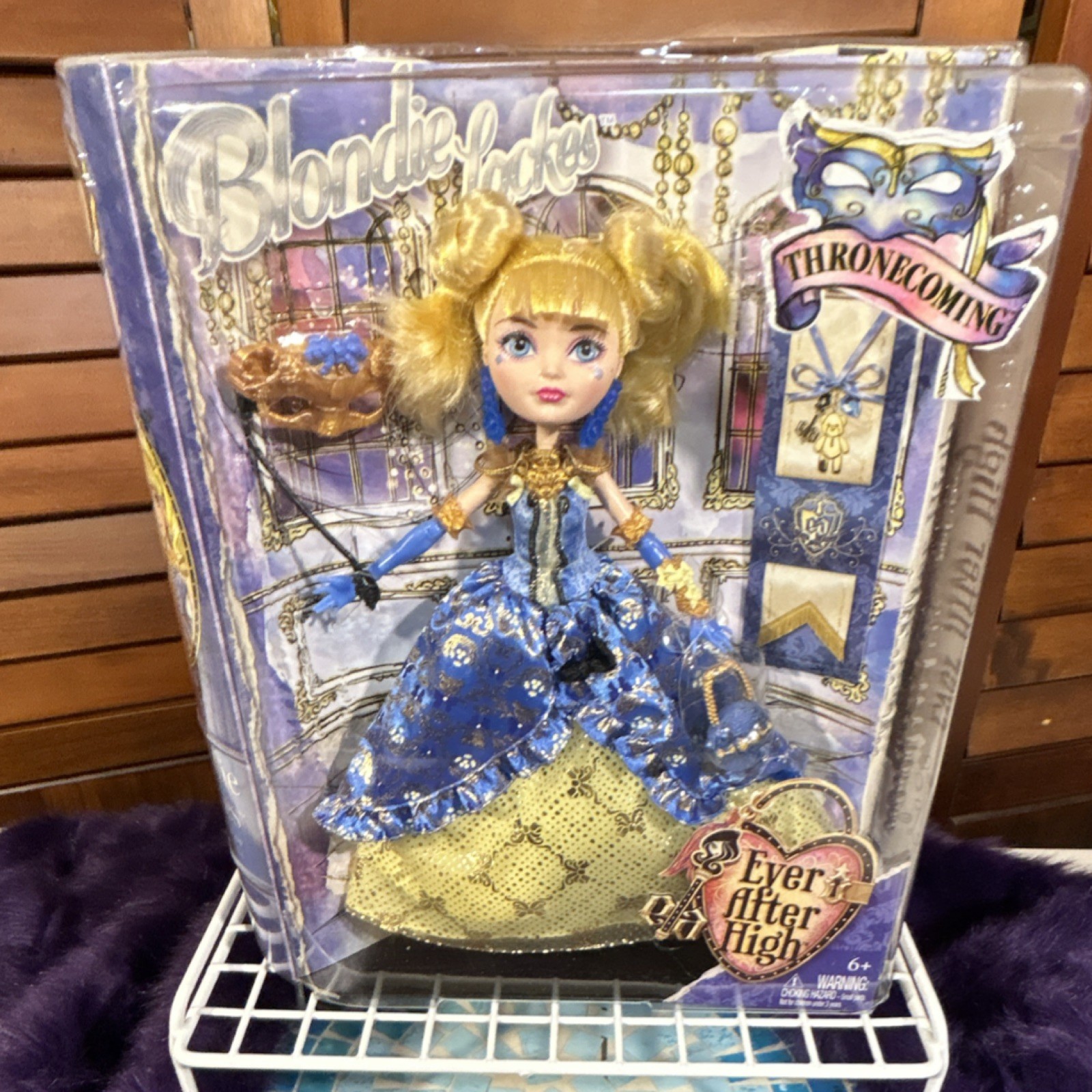 Mattel Ever After High Blondie Lockes Thronecoming Fashion D