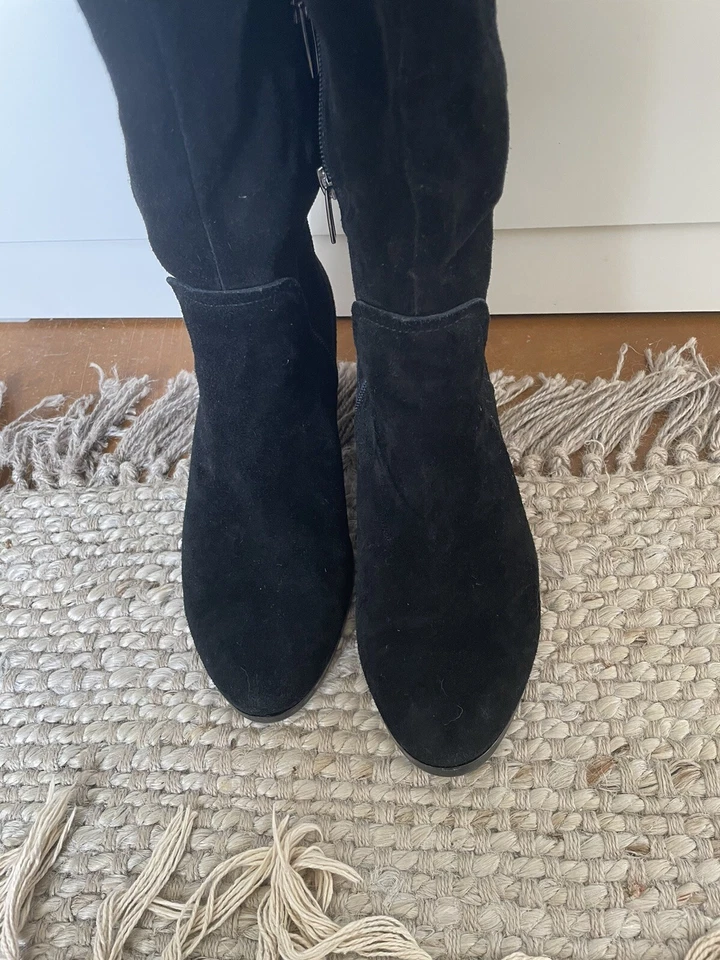 Women’s Vince Camuto Boots Size 7 M Black Tall Over the Knee Kochelda Suede - Image 4 of 4