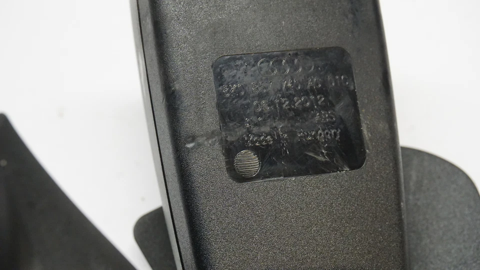 2013-2016 AUDI ALLROAD REAR SEAT BELT BUCKLE RECEIVER RIGHT 8K0857740AC - Image 2 of 3