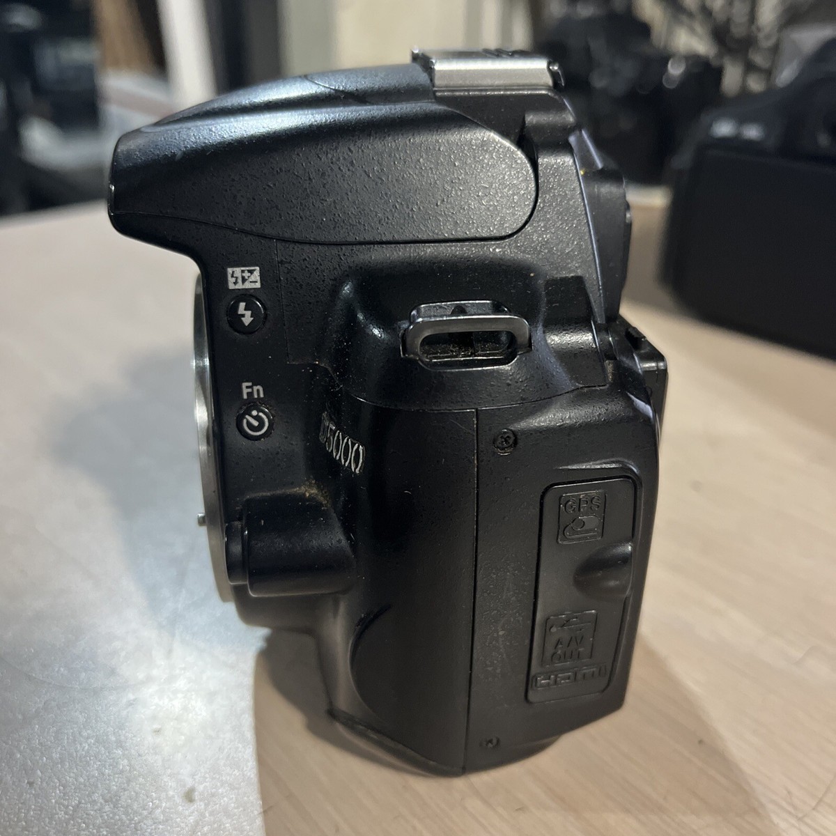 y*i様 Nikon ニコン D5000 ボディ NIKON D5000 CAMERA BODY | eBay