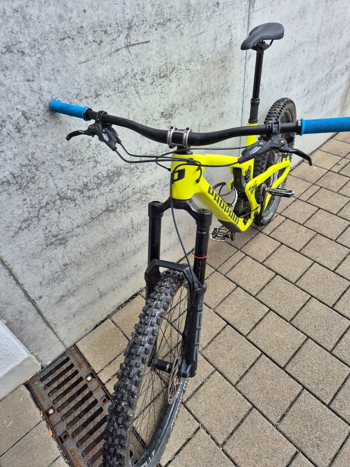 Bild 2 von 3