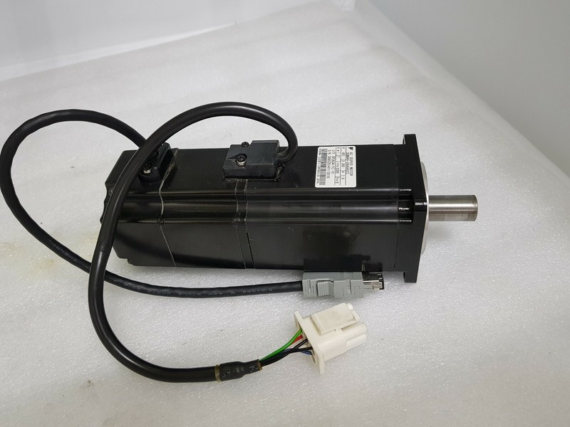 YASKAWA SERVO MOTOR SGMAH-04AAA2C 400W