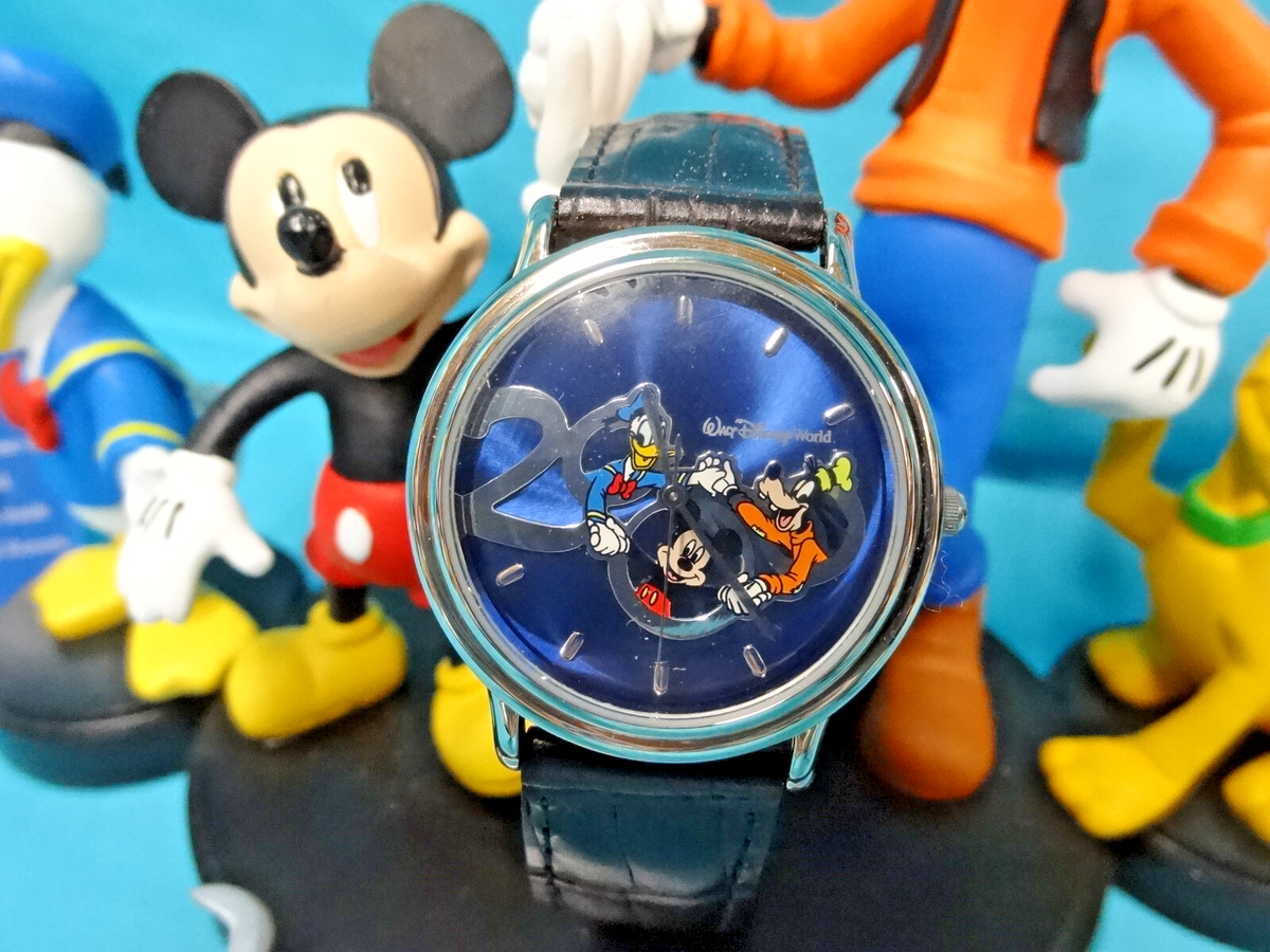 Walt Disney World 2000 Millennium Watch #1303 & Figures