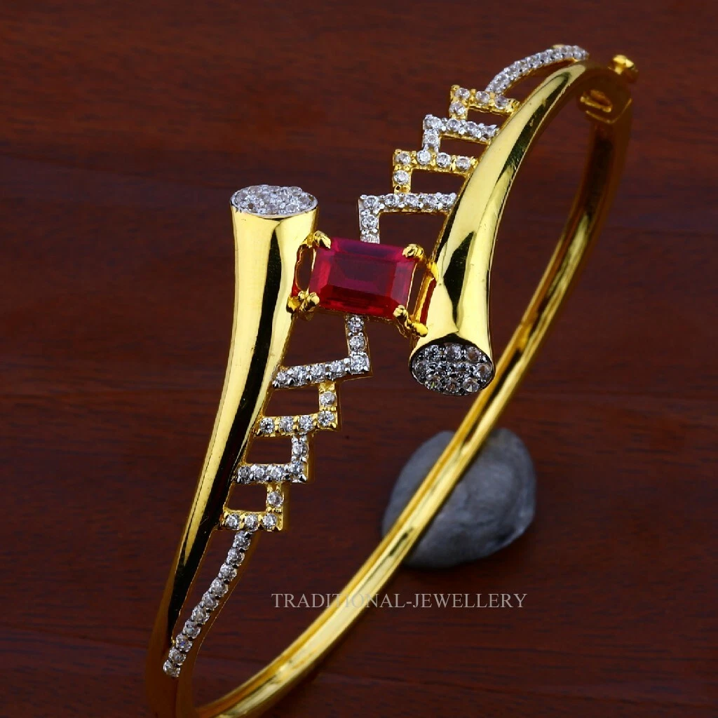 Beautiful Designe18K 75 Yellow gold Women Girl cuff single kada Bangle 104