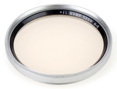 B+W Skylightfilter KR1,5 1,1x FILTER SKYLIGHT 49mm M49 Schraubfassung (O4378