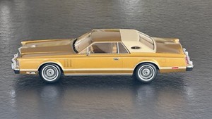BOS 1/18 リンカーン コンチネンタル MKⅤ クーペ 1978 GOLD 1:18 BoS