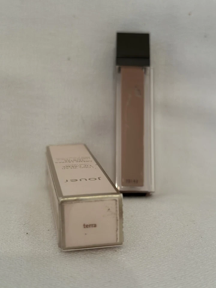 Jouer Terra Crema de labios de larga duración 0.21fl Oz Foto 2 de 3