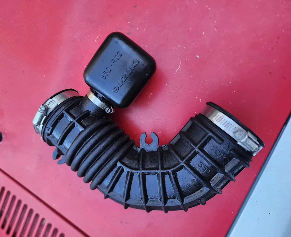 Chevrolet Tracker 1999-2004 2,0 L OEM tubo filtro de aire con abrazaderas Foto 2 de 4