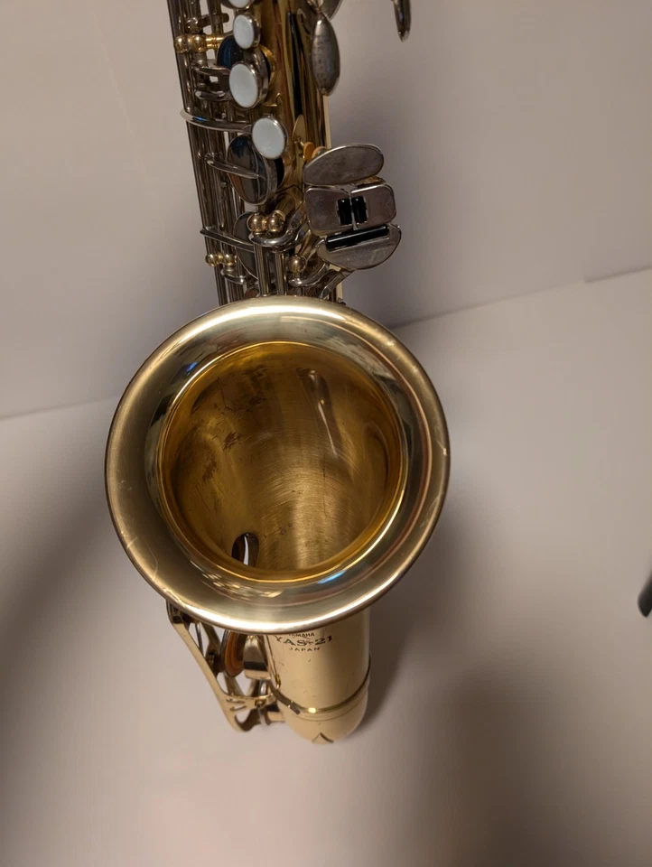 80's YAMAHA YAS-21 Alto Sax w/Original Case In Good Condition  - Image 4 of 4