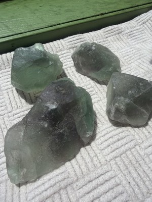 4pcs Raw Fluorite Quartz Crystal