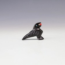 NATIVE AMERICAN ZUNI MARBLE RAVEN FETISH BY CALVERT BOWANNIE