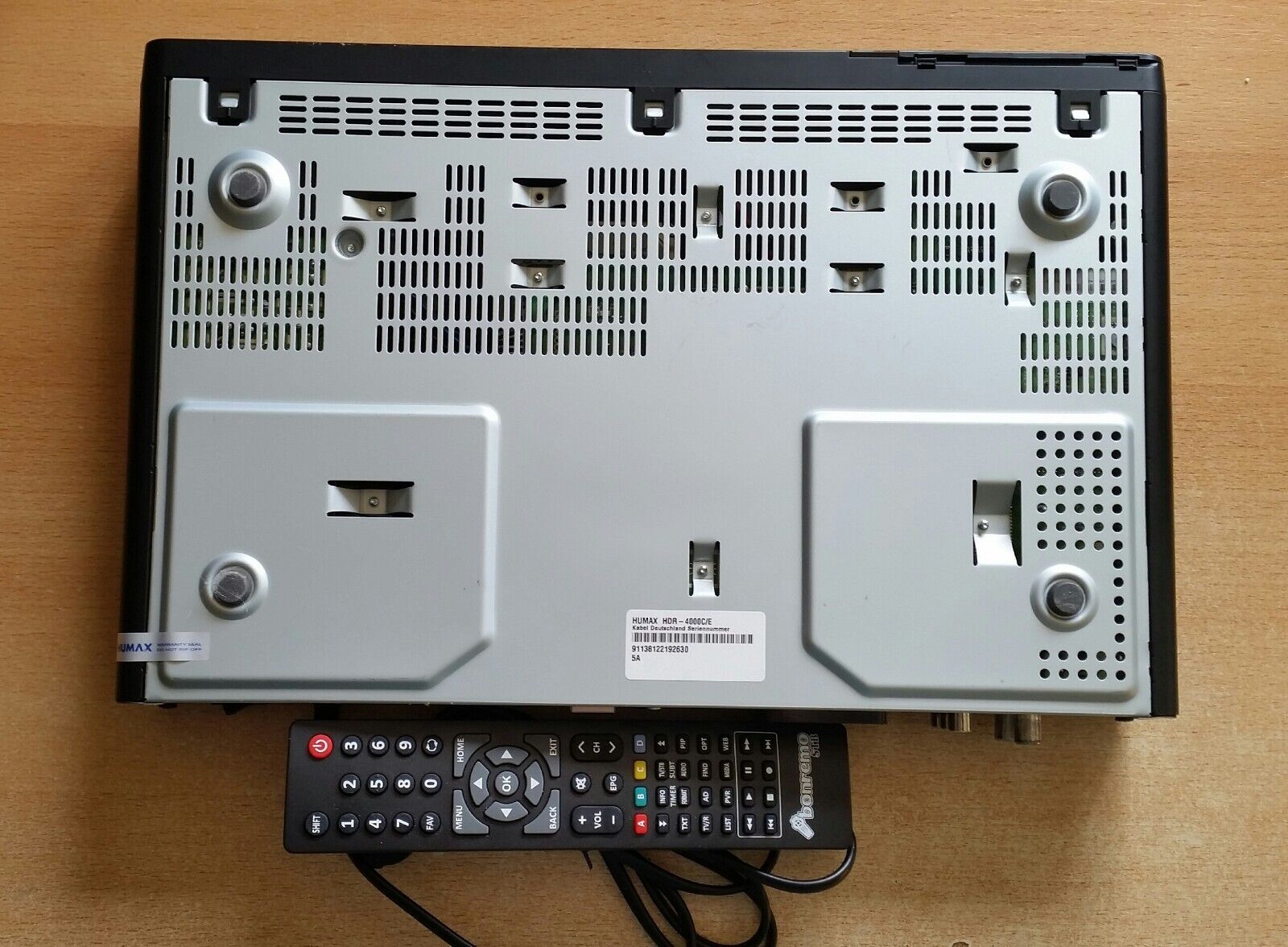 Humax HDR 4000 C/E Digitaler Kabel-Festplatten-Recorder 320 GB 4 TUNER VODAFONE