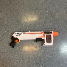 NERF Ultra 3 Blaster Pump-Action 8-Dart Internal Clip