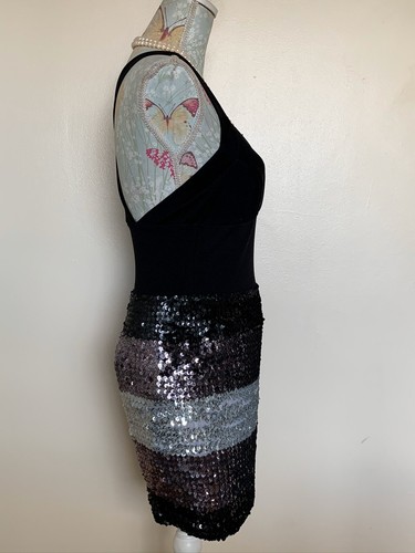 Mini vestido cruzado de tela y lentejuelas negro a rayas talla 12 de ASOS - Imagen 7 de 12