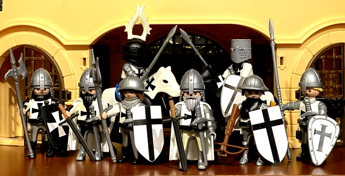 4 Chevaliers PLAYMOBIL – Templiers Et Chevaliers Teutoniques – Personnages Customisés Avec Chevaux – Vintage