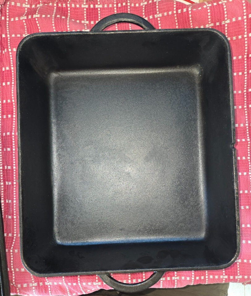 Camp Chef Square Dutch Oven Seasoned Finish Cast Iron 13" Dutch Oven 8