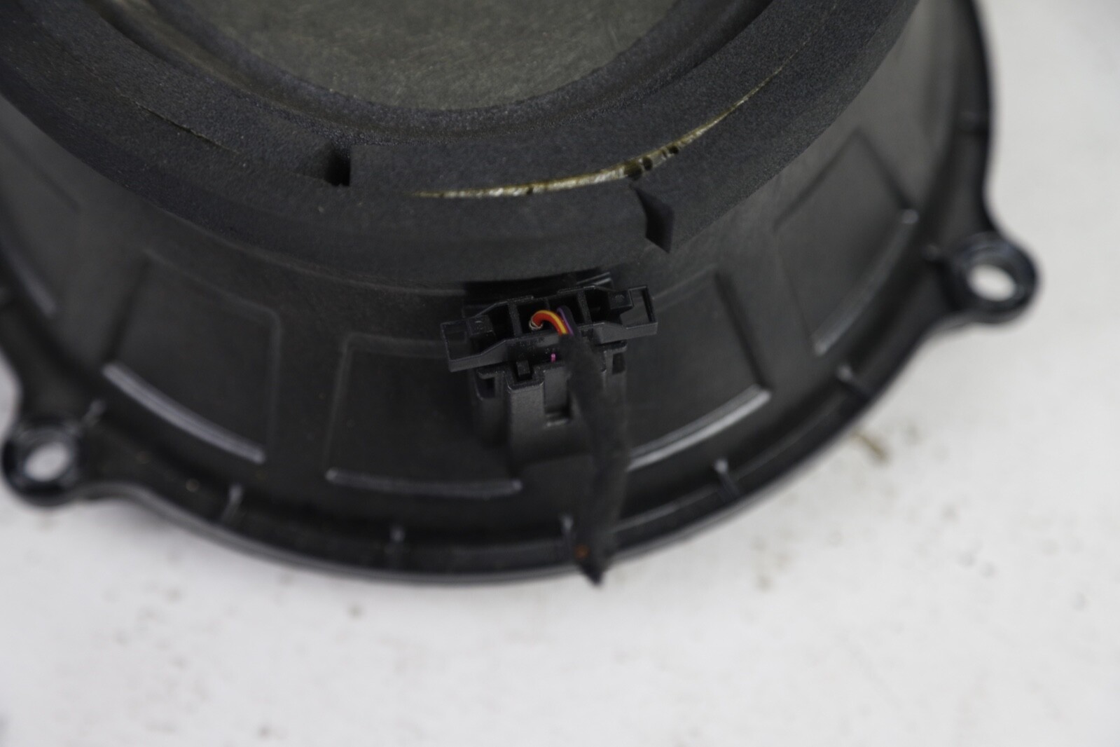 2014 - 2017 MASERATI GHIBLI M157 REAR TRUNK SUBWOOFWER SPEAKER 670009429 OEM