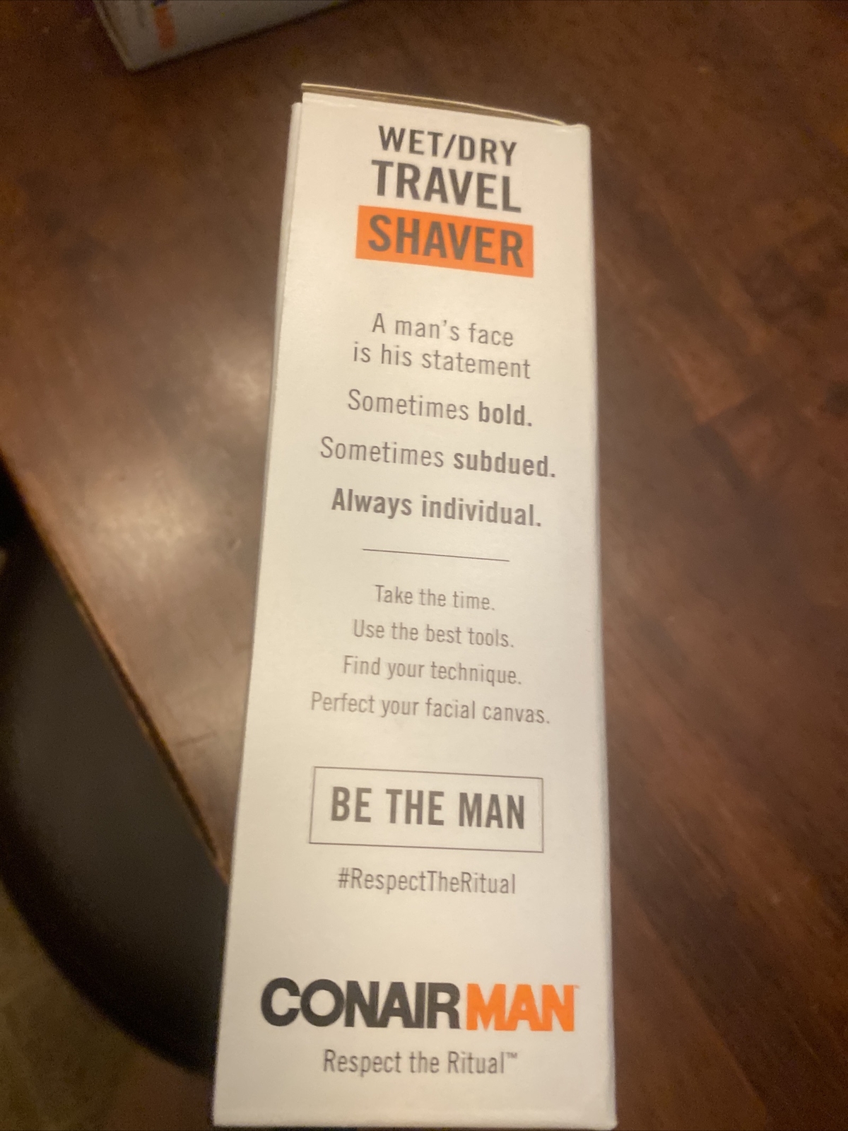 CONAIR MAN Hair Beard Compact BATTERY WET/DRY Twin Foil Blades TRAVEL SHAVER 