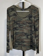 Social Standard by Sanctuary Womens Scoop Neck Long Sleeve Camo Shirt Sz M
