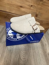 Birkinstock Women’s Cream Sandels