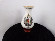 Vase Vienna Austria Hassenpflug Coat Of Arms 6.25” Porcelain  W/Gold Accents Vtg