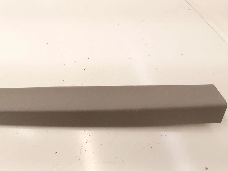 2007 HYUNDAI SANTA FE ACABAMENTO DE QUADRO DE TAMPA TRASEIRA SUPERIOR FABRICANTE DE EQUIPAMENTO ORIGINAL - Imagem 3 de 4