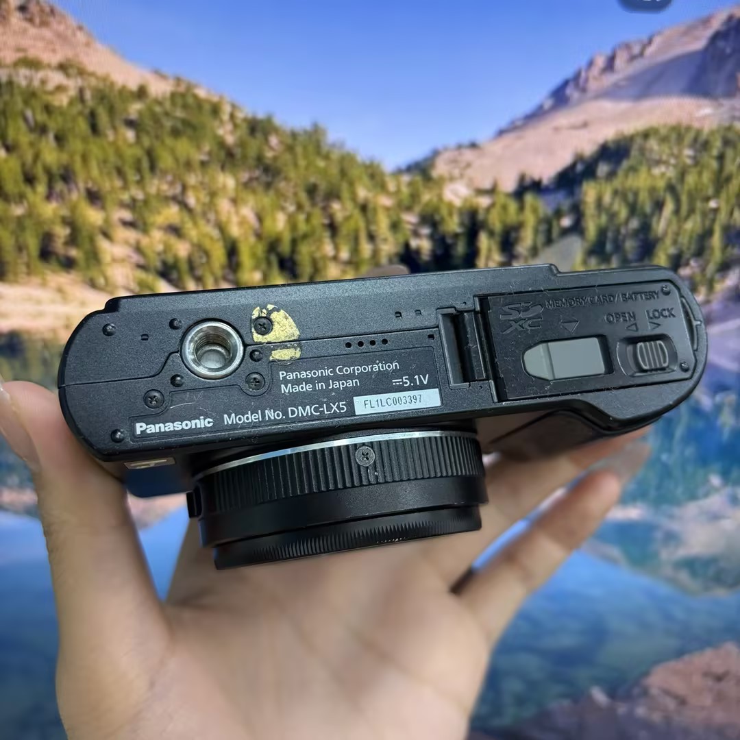 Panasonic LUMIX DMC-LX5 10.1MP 3.8X Optical Zoom Digital Camera