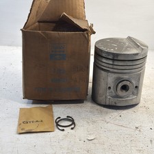 Oem Ford B8qh-6108 Ba Piston And Wrist Pin Red Std Clips 1950s-60s F700-f1100 Oem Ford B8qh-6108 Ba Piston And Wrist Pin Red Std Clips 1950s-60s F700-f1100