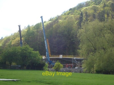 Foto 6x4 Bau der neuen Pooley Bridge Hier sind die beiden riesigen mobilen Cra c2020