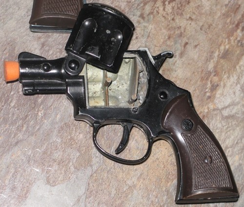 * 3 vintage kilgore - circle k - private eye cap guns - works