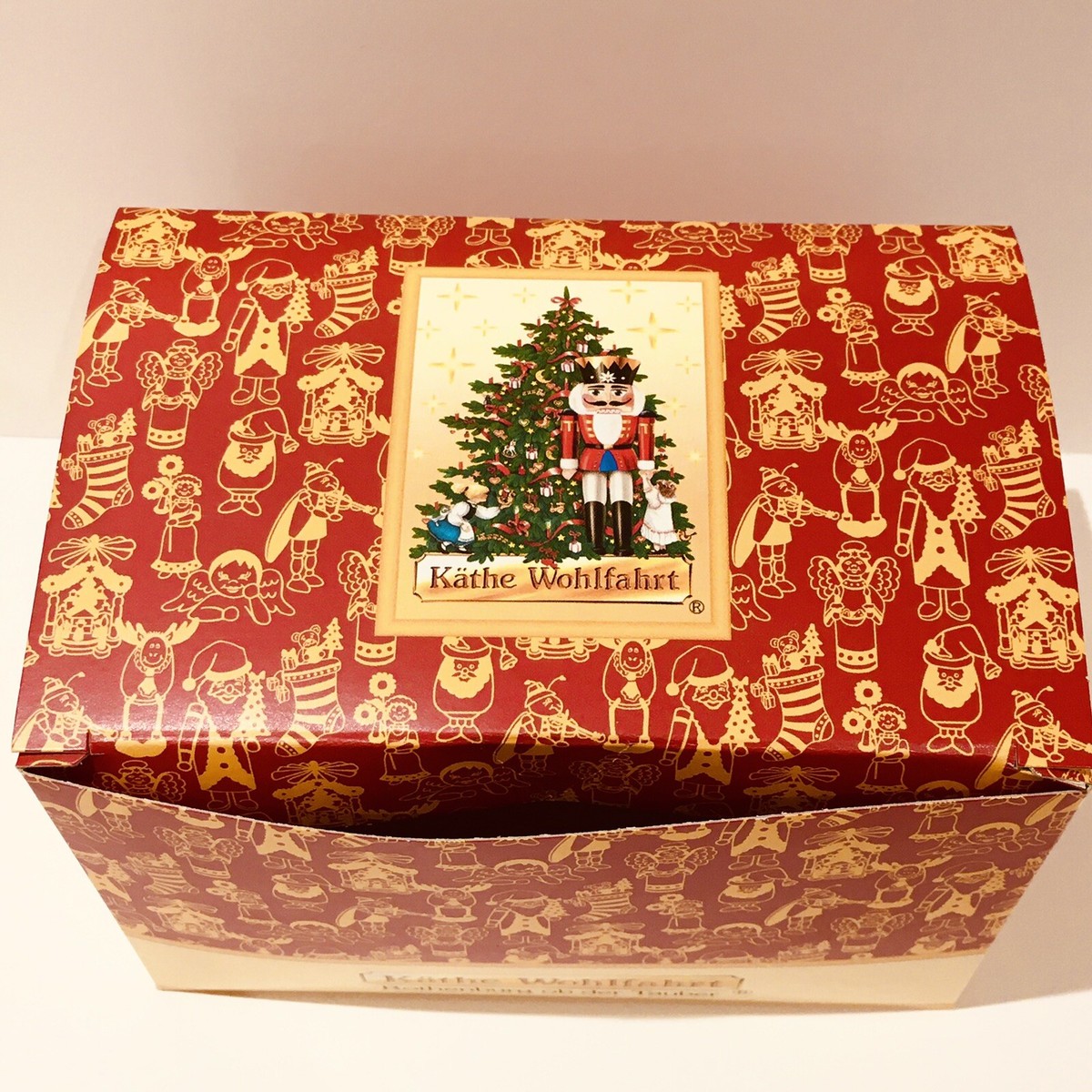 Käthe Wohlfahrt Small Christmas Box 14x9.5x9.5 cm/5.5x3.75x3.75