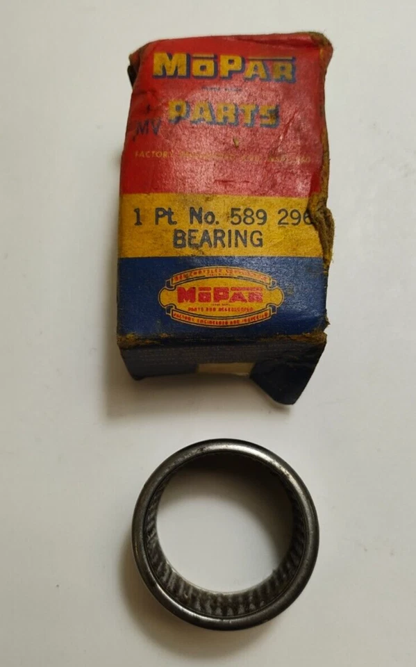 Cojinete del eje del engranaje de dirección Chrysler Desoto Royal Windsor 1940-1952 NOS 589296. Foto 4 de 4