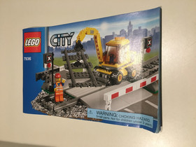 2010 Lego 7936 City Level Crossing Set Complete with Box and Instructions