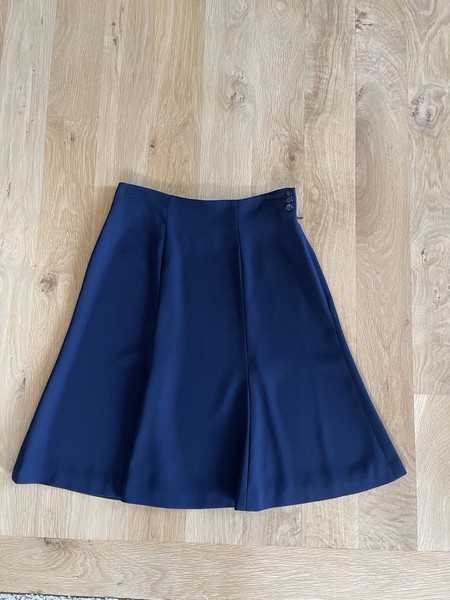 Jones New York Beautiful Dark navy A-line Skirt  size 6